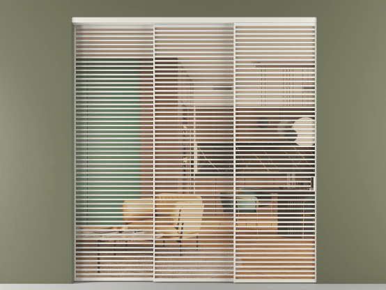 Алюминевая перегородка АЛПР 040.07_АСР_ПРОЗ ОРАНЖ_new. Цвет Алюминий серый. Материал Алюминий в эмали. Коллекция Перегородка Formato внутри проёма 3 створки с синхронным механизмом. Картинка.